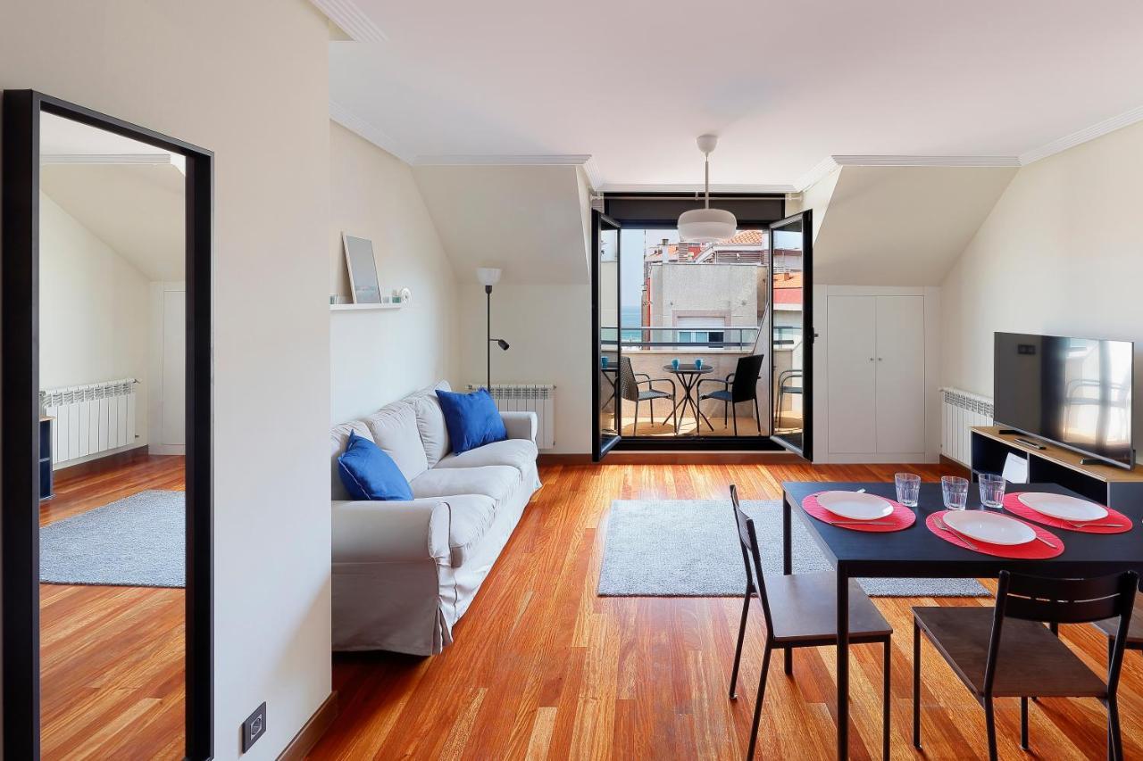 Atico Con Terraza, Vistas Al Mar Y Parking En Playa De S Lorenzo Gijón Exterior foto